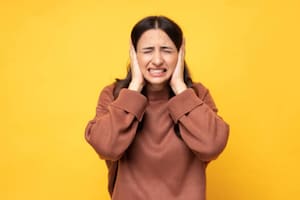 Son varios los motivos por los que algunas personas no pueden dejar de hablar (Foto: Pixabay)