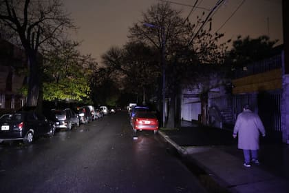Son vecinos de barrios de la CABA y el conurbano; las empresas dicen que no es por el apagón