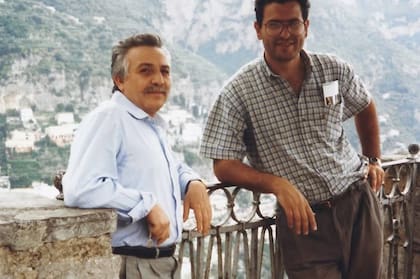 “Soñaba hasta lo más profundo de su ser con recorrer las calles de su infancia, encontrarse con afectos y personas amadas, y sentir que su alma respiraba nuevamente su tierra”.