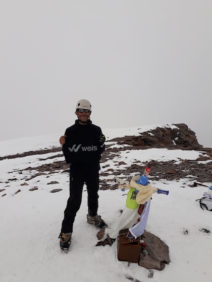 Soñar a lo grande: con la bandera de la firma en el Aconcagua