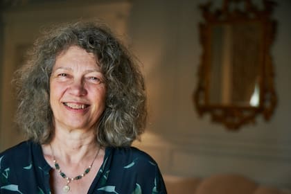 Sonia Livingstone visitó Buenos Aires para presentar los resultados del estudio “Kids Online Argentina 2025”, elaborado por Unicef y Unesco