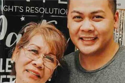 Sonny Lasquite, con su madre