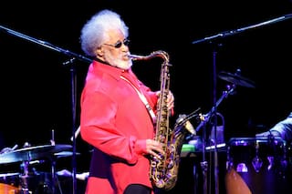 Sonny Rollins, saxofonista y genio incansable del jazz, muere a los 95 años