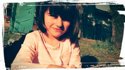 Sonrisa discreta de Matilda