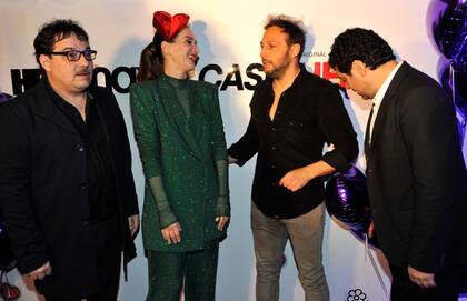 Sonrisas cómplices en la presentación de Casi muerta