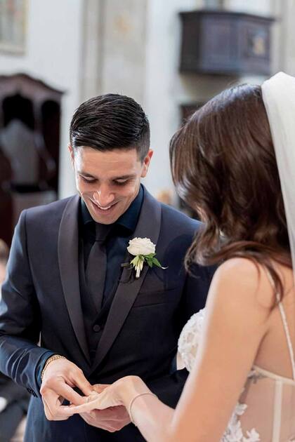 Sonrisas cómplices para el momento de los anillos.