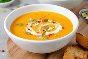 Sopa cremosa de calabaza, zanahoria y cúrcuma