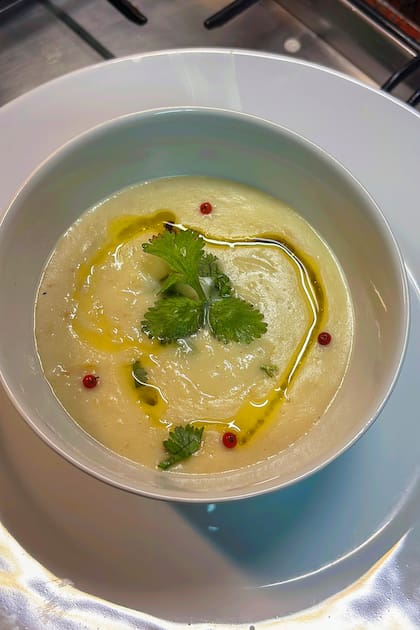 Sopa cremosa de alcachofra de Jerusalém