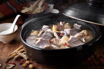 Sopa de serpiente y pollo, un plato clásico chino