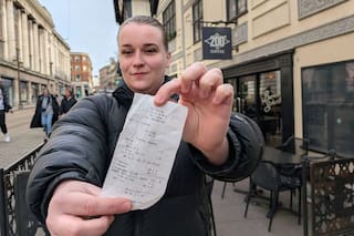 De empleada a multimillonaria virtual: una mujer superó la fortuna de Elon Musk