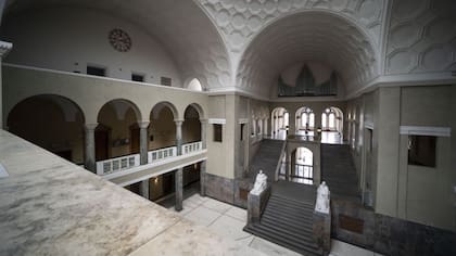 Sophie Scholl arrojó los panfletos desde el piso superior de la Universidad Ludwig Maximilian en Munich.