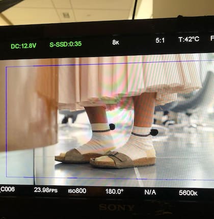 ¿Soquetes con sandalias? Todo está por verse en Just like that