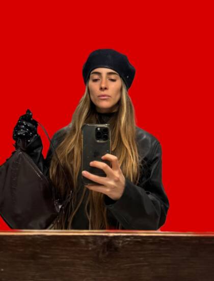 Sorprende el parecido físico que tiene con su madre (Foto: @ambardebenedictis)