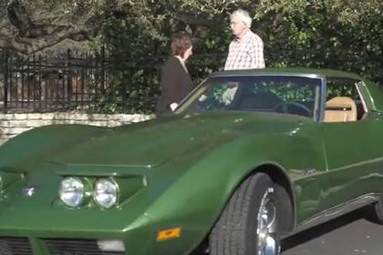 Sorprendió a su papá con un particular regalo (Captura video)