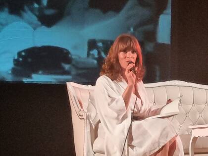 Sosa Villada leyó el primer capítulo de Tesis sobre una domesticación.