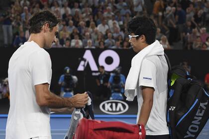 Federer se ganó un lugar en la definición del Abierto de Australia, el próximo domingo, frente al croata Marin Cilic, quien ayer derrotó al británico Kyle Edmund