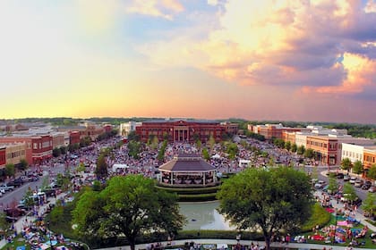 Southlake, la ciudad más cara de Texas, presenta un costo de vida 72% superior al promedio nacional, impulsado por viviendas de lujo