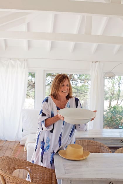 “Soy muy activa. Tengo mi auto, por ejemplo, con el que corro rallys. Soy curiosa: leo, salgo, viajo. No sé lo que es aburrirse", dice.