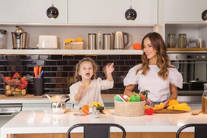 “Soy muy romántica, toda la vida estuve de novia. Sueño con casarme”