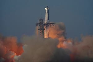 SpaceX lanzó otro cohete Starship, pero sufrió fugas de combustible y perdió el control