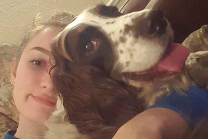 Spike y su hermana humana Catherine.