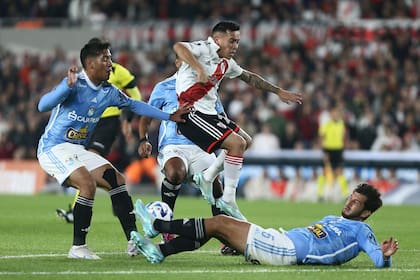 Sporting Cristal no pudo con River en la ida; goza de un gran presente en el plano local