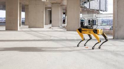 Spot, el "perro" robot que detecta fallas en la construcción con respecto a los planos