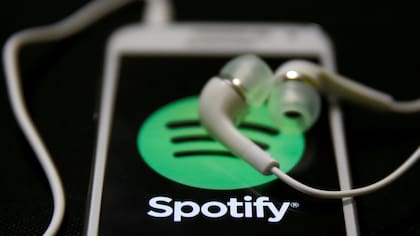 Spotify ya cuenta con 50 millones de usuarios que pagan una suscripción, más del doble que su principal rival, Apple Music, que tiene 20 millones de abonados
