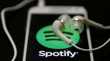 Spotify ya cuenta con 50 millones de usuarios que pagan una suscripción, más del doble que su principal rival, Apple Music, que tiene 20 millones de abonados