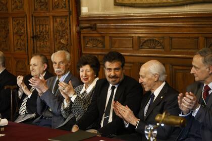 Spregelburd ocupa el sillón número 20 “José María Paz”