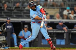 Springer pega jonrón y Azulejos limitan a Yankees a tres hits para vencerlos por 2-0