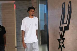 Spurs anuncia acuerdo de patrocinio de camisetas con la firma parisina Ledger