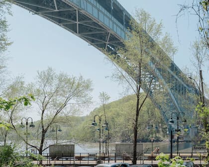 Spuyten Duyvil se destaca como una zona residencial tranquila cuya tasa de criminalidad es un 29% menor que el promedio en Estados Unidos