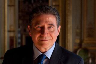 Para el embajador de Francia, "es una gran tristeza ver la historia en llamas"