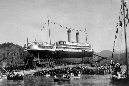 SS Principessa Jolanda, el buque hermano del Mafalda, poco antes de su fallida botadura