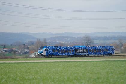 Stadler ha desarrollado el FLIRT H₂impulsado con hidrógeno