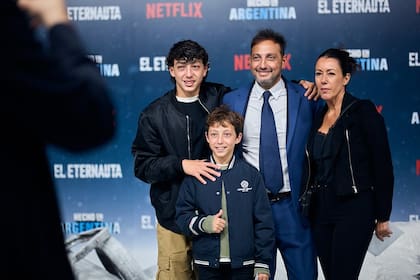 Staltari junto a su esposa desde hace 18 años, Gabriela, y sus dos hijos: Valentino, de 14 años y Vito, de 11