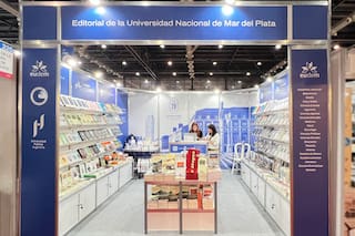 La editorial de la Universidad Nacional de Mar del Plata celebra su 20° aniversario en la Feria del Libro