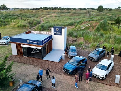 Stand de Peugeot en Summer Car Show.