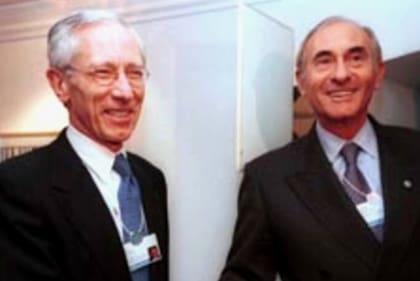 Fischer fue un interlocutor clave durante los gobiernos de Carlos Menem y Fernando De la Rúa, y desempeñó un papel activo en la aprobación del “blindaje” financiero de fines del año 2000