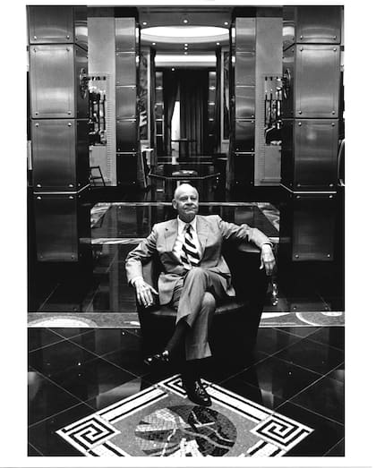 Stanley Whitman, visionario y pionero de los centros comerciales de lujo, inauguró Bal Harbour Shops en 1965.