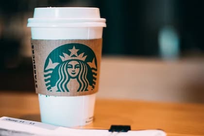 Starbucks hará hincapié en las bebidas más consumidas por los clientes (Foto: Archivo)