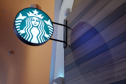 Starbucks prometió que les regresarían el dinero