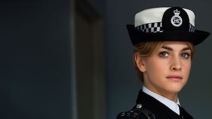 Stefani Martini, como Jane Tennison