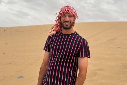 Stefano Brundo en el desierto de Dubai