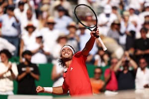 Sinner tenía todo para ser finalista, pero un grosero error de los jueces y una lesión le abrieron el camino a Tsitsipas