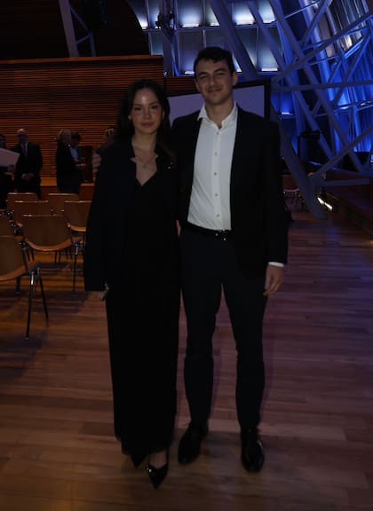 Steffi Essenwanger, con un diseño de Zadig & Voltaire, y Gonzalo Costantini