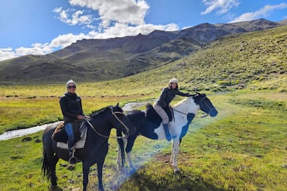 Stella Maris Cvjetanovic junto a su hija Ona