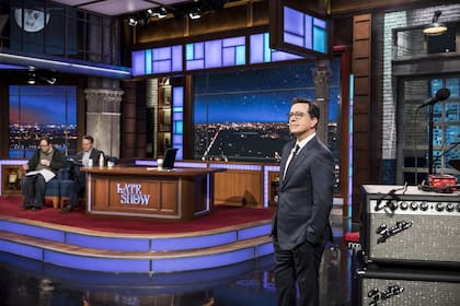 Stephen Colbert en 2017 en el set de The Late Show