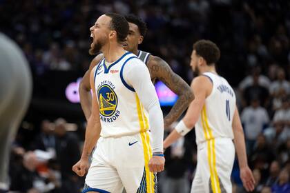 Stephen Curry brilló en el quinto partido y Golden State Warriors le ganó a Sacramento Kings de visitante